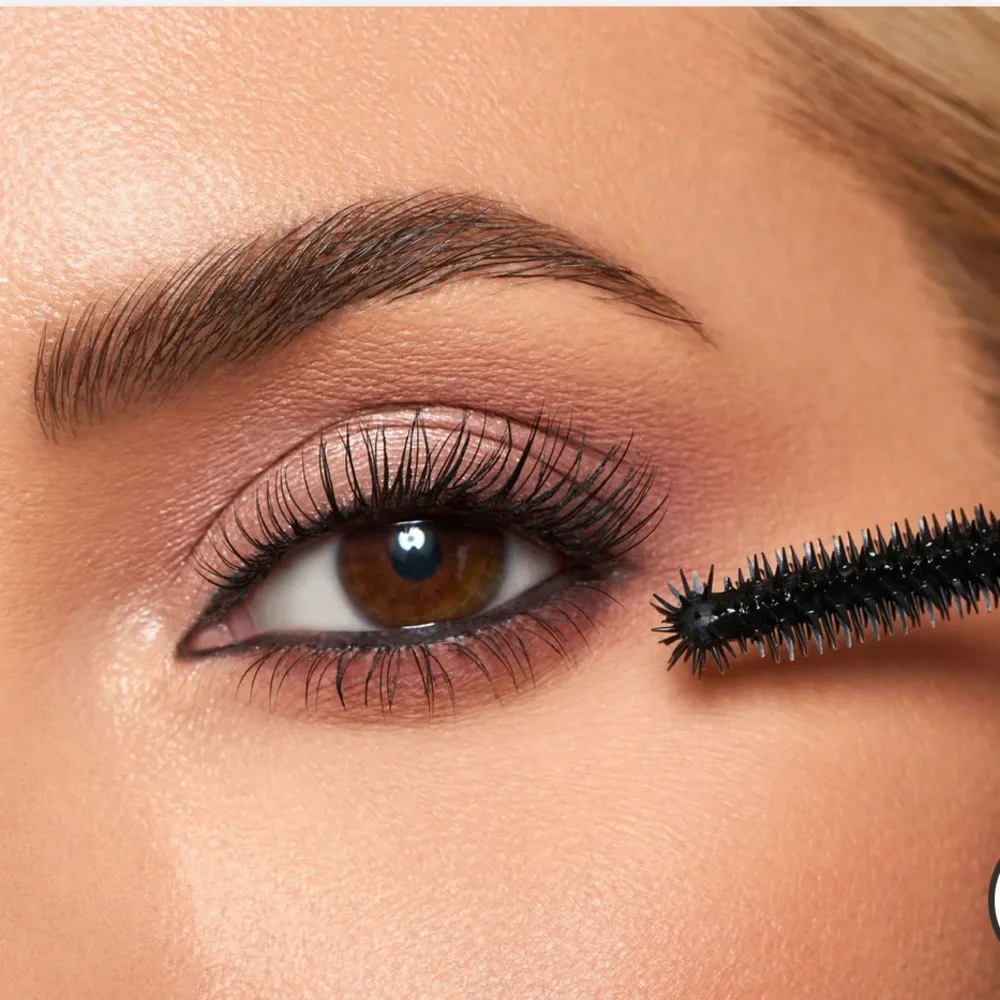 LAWLESS BEAUTY | The One And Done Long-Wear Volumizing Mascara: Nightlife (blk)